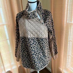 Cozy Women’s Abercrombie & Fitch leopard print patch pullover size L
